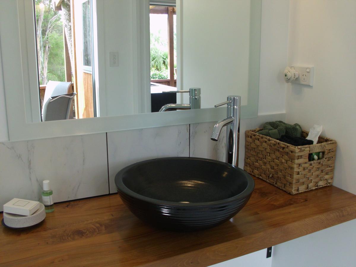 Cabbage Tree Chalet Parapara Room photo